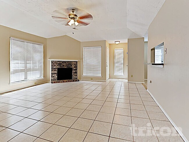 Photo - 6922 Clee Ln