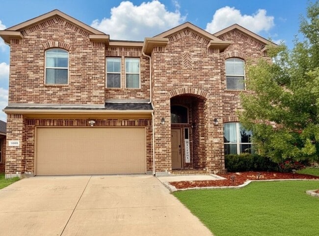 Building Photo - 1009 Cushing Dr