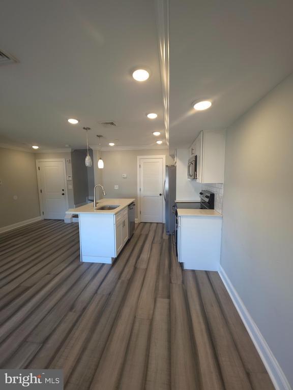 Photo - 3406 W Commissioner St Unit 3