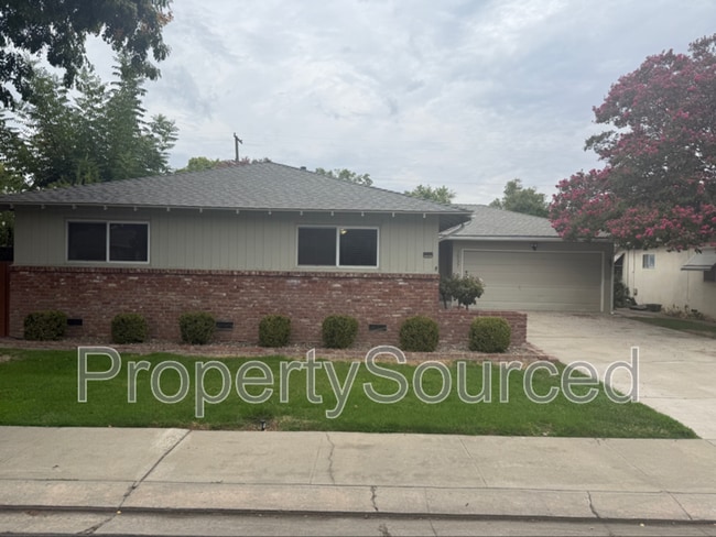 Photo - 1537 Maplewood Dr