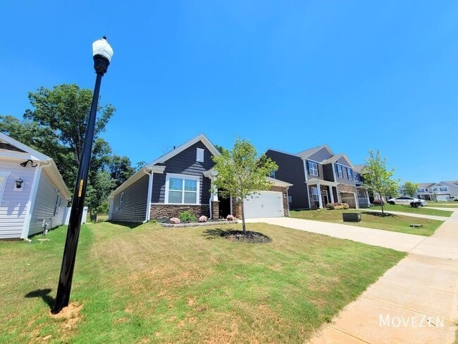 Photo - 1131 Staghorn Ave