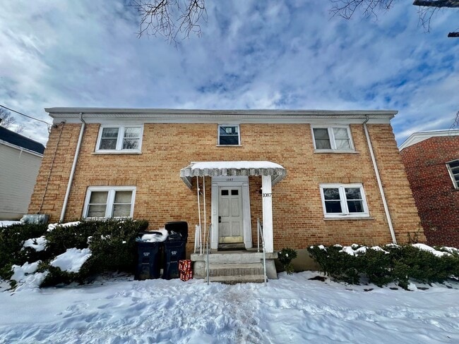 Building Photo - 1087 Grand Ave Unit 2