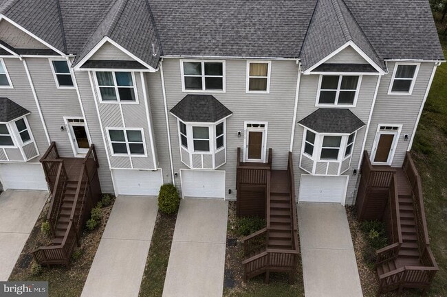 Building Photo - 8000 Delores Ct