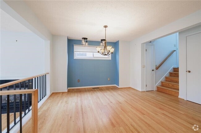 Building Photo - 35 Menlo Pl Rental