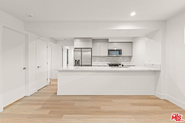 Photo - 1750 N Van Ness Ave Unit 3/4