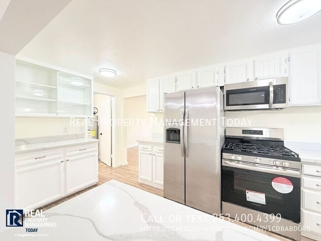 Photo - 2807 61st Ave NE