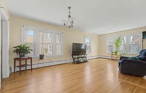 Photo - 172 Sisson St
