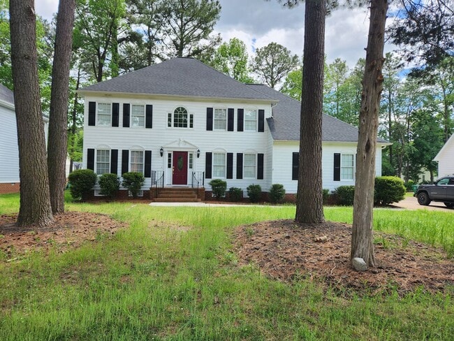 Building Photo - 5 Bedroom Home - Colonial Heights - Conven...