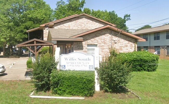 Photo - 203 E Watson St