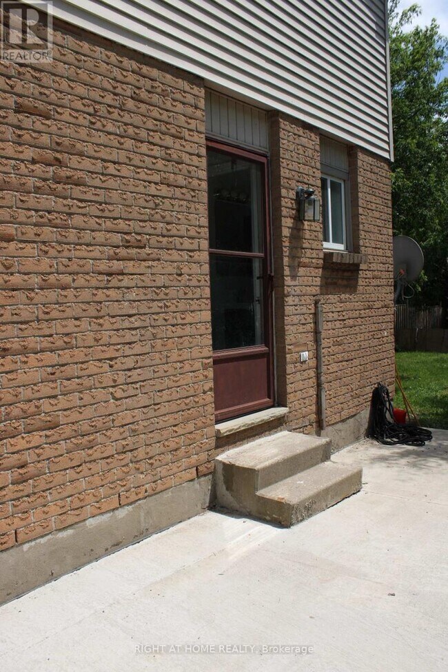 Photo - 168 Golfdale Crescent