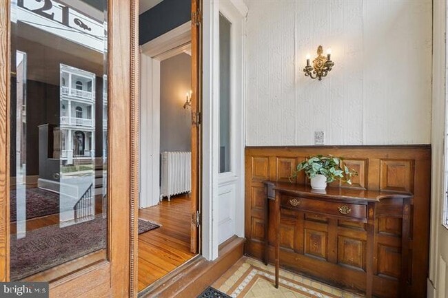Photo - 121 W Church St