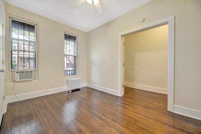 Photo - 618 Columbia Rd NW