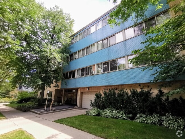 Building Photo - 737 Ridge Ave Rental