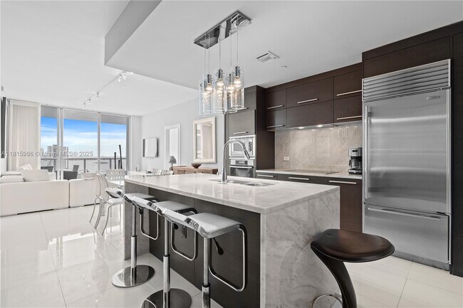 Building Photo - 900 Biscayne Blvd Unit 2408 Rental