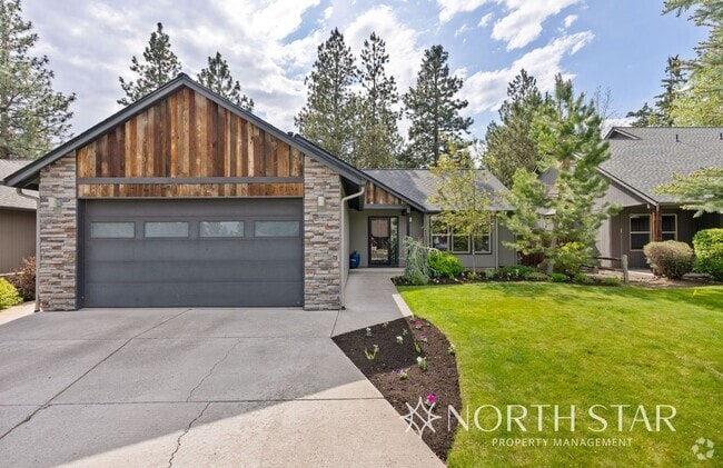Building Photo - Modern and Spacious 3 bed/2 bath Rental