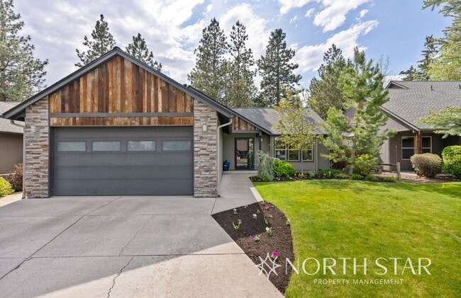 Building Photo - Modern and Spacious 3 bed/2 bath Rental
