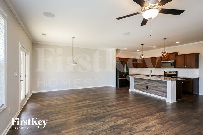 Photo - 122 Candler Park Dr
