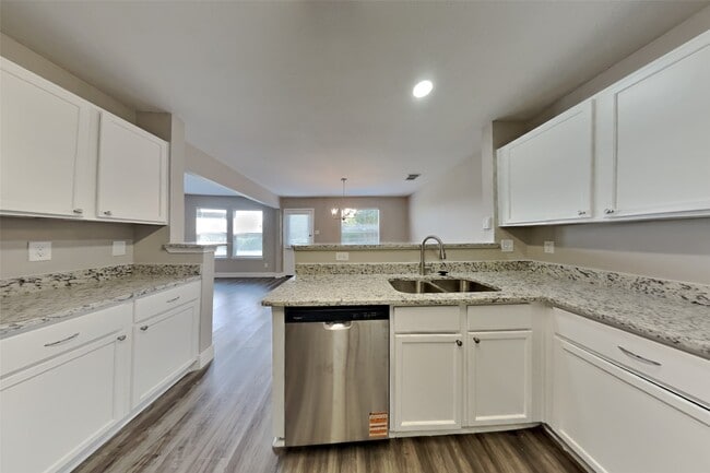 Photo - 17303 Davenway Dr