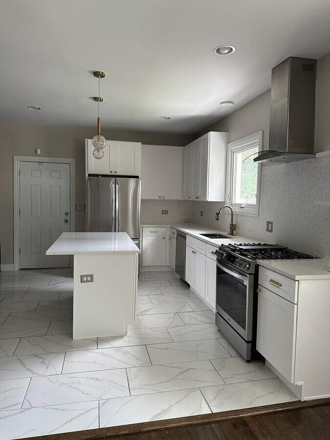 Photo - 7700 S Paxton Ave