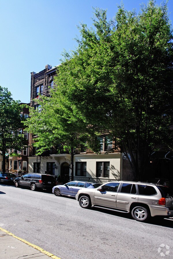 Photo - 252-300 12th Street