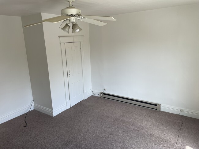 Photo - 1608 Grove St Unit Apt B