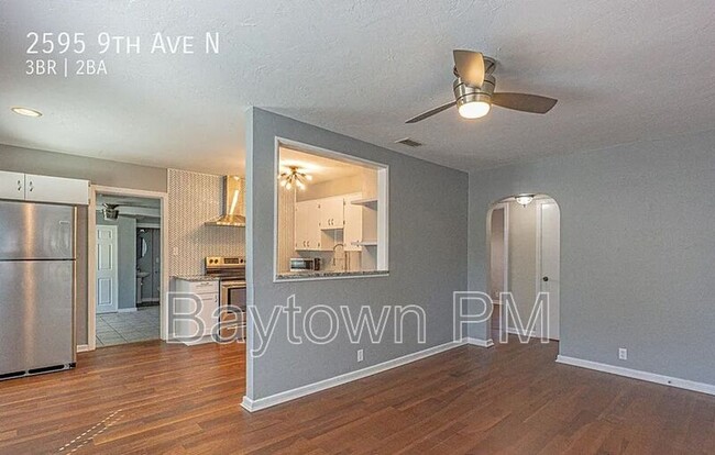 Photo - 2595 9th Ave N