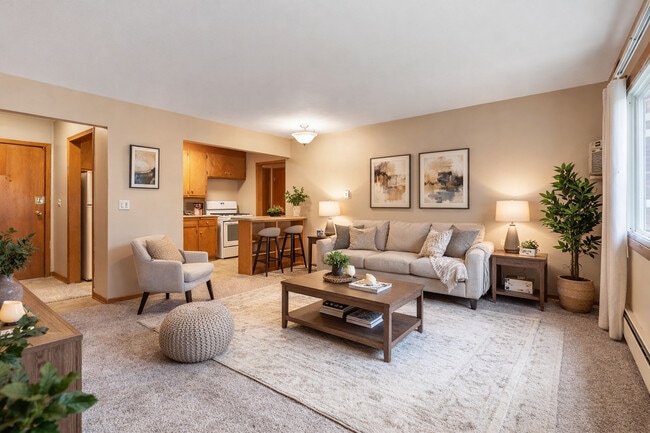 Building Photo - Lyndale Garden