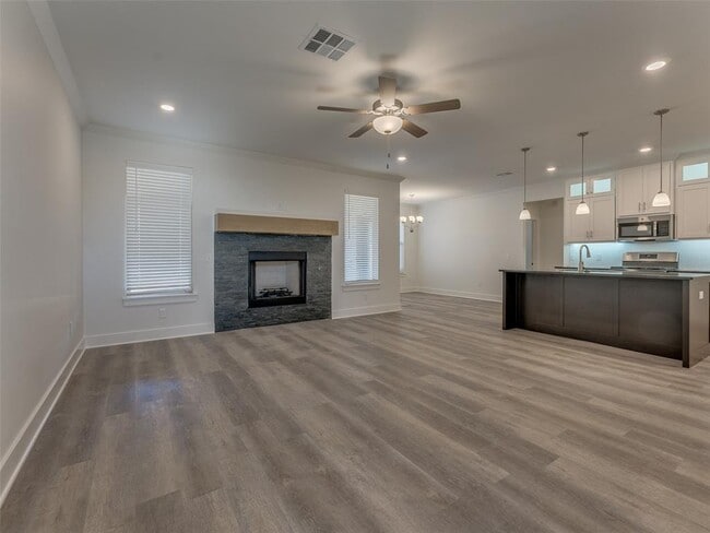 1325 Monterey Dr