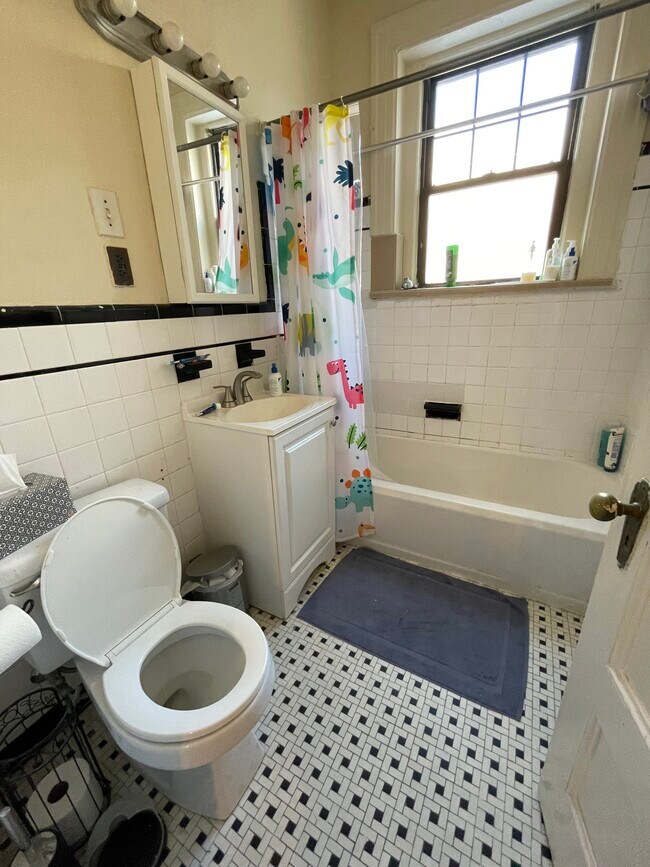 Photo - 48 Babcock St Unit 1