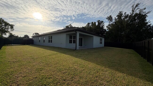 Photo - 1782 SW Bayshore Blvd