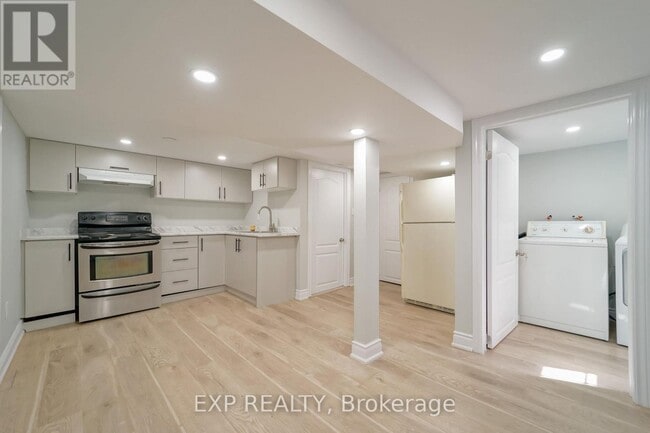 Photo - 1509 Main St E