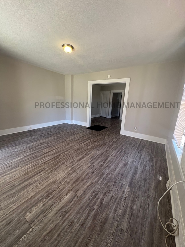 Photo - Chic Downtown Newton Studio – Corner Unit!