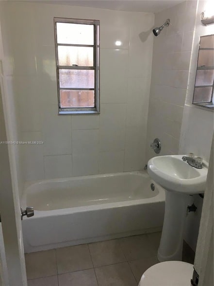 Photo - 5600 NW 7th Ct