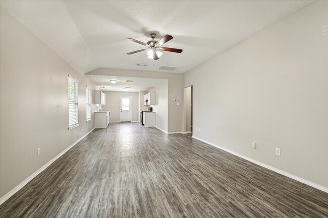 Photo - 1435 Glasholm Dr