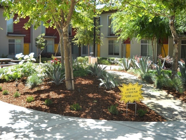 Courtyard - H Street Lofts