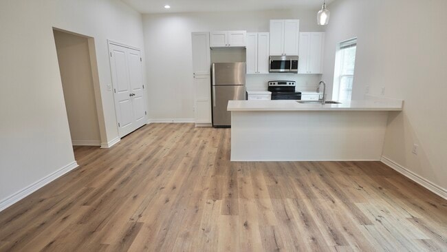 170 Bailey Ave