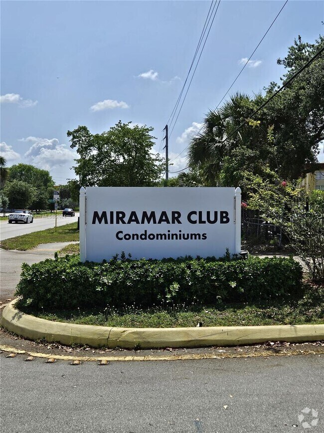 Foxcroft Apartments for Rent Miramar FL
