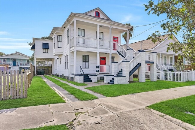 Building Photo - 2115 33rd St