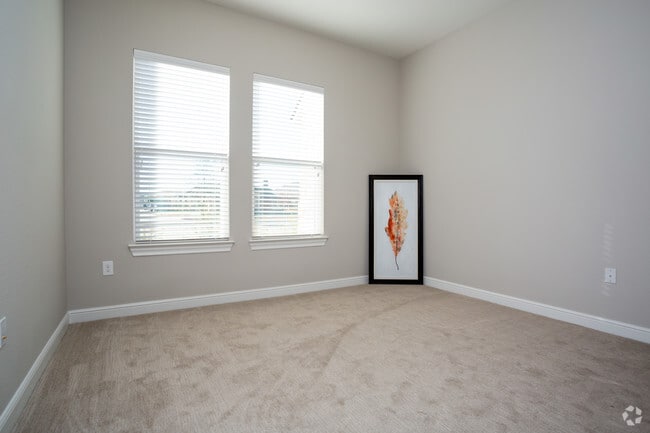 2BR,2BA-1050sft