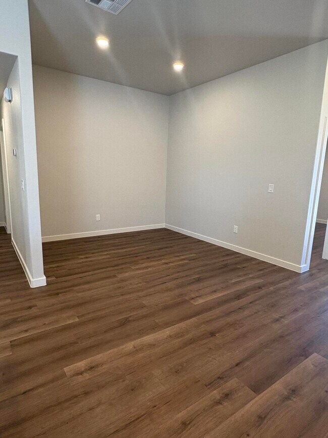 Photo - 2119 Langford Ave