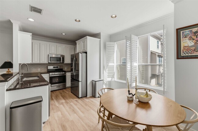 Photo - 2607 W Dallas St