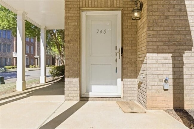 Photo - 740 Liberty Commons Dr NW