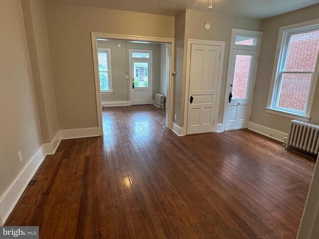 Photo - 453 W Middle St