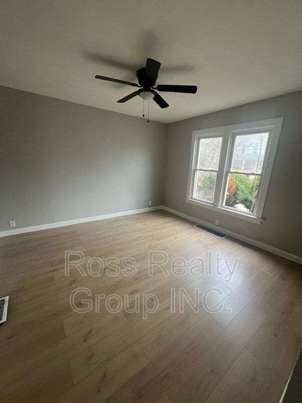Photo - 1121 Delence St Unidad bottom