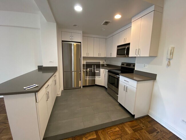 Photo - EAST 69 STREET Unidad 5E