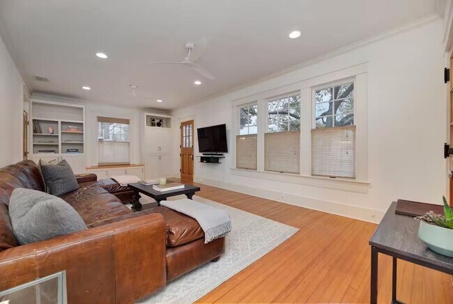 Photo - 1212 Baylor St