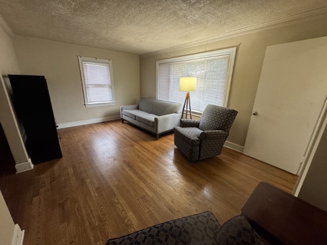 Photo - 5215 Huntington Ave