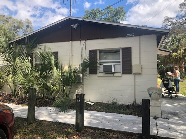 Building Photo - Charming 2-Bedroom, 1-Bath Home with Great... Unit B