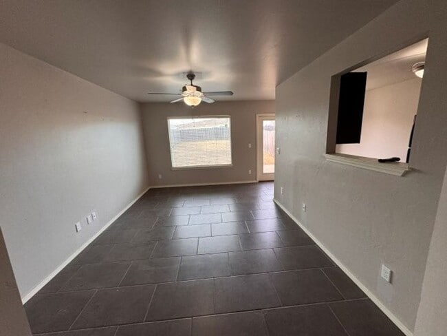 6929 Mayberry Ln