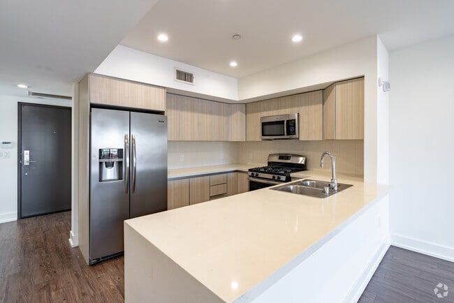 Photo - Hayworth Hyde by Wiseman